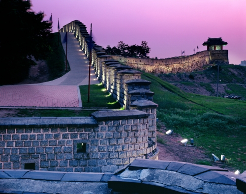 Suwon Hwaseong Fortress_Poru_night view